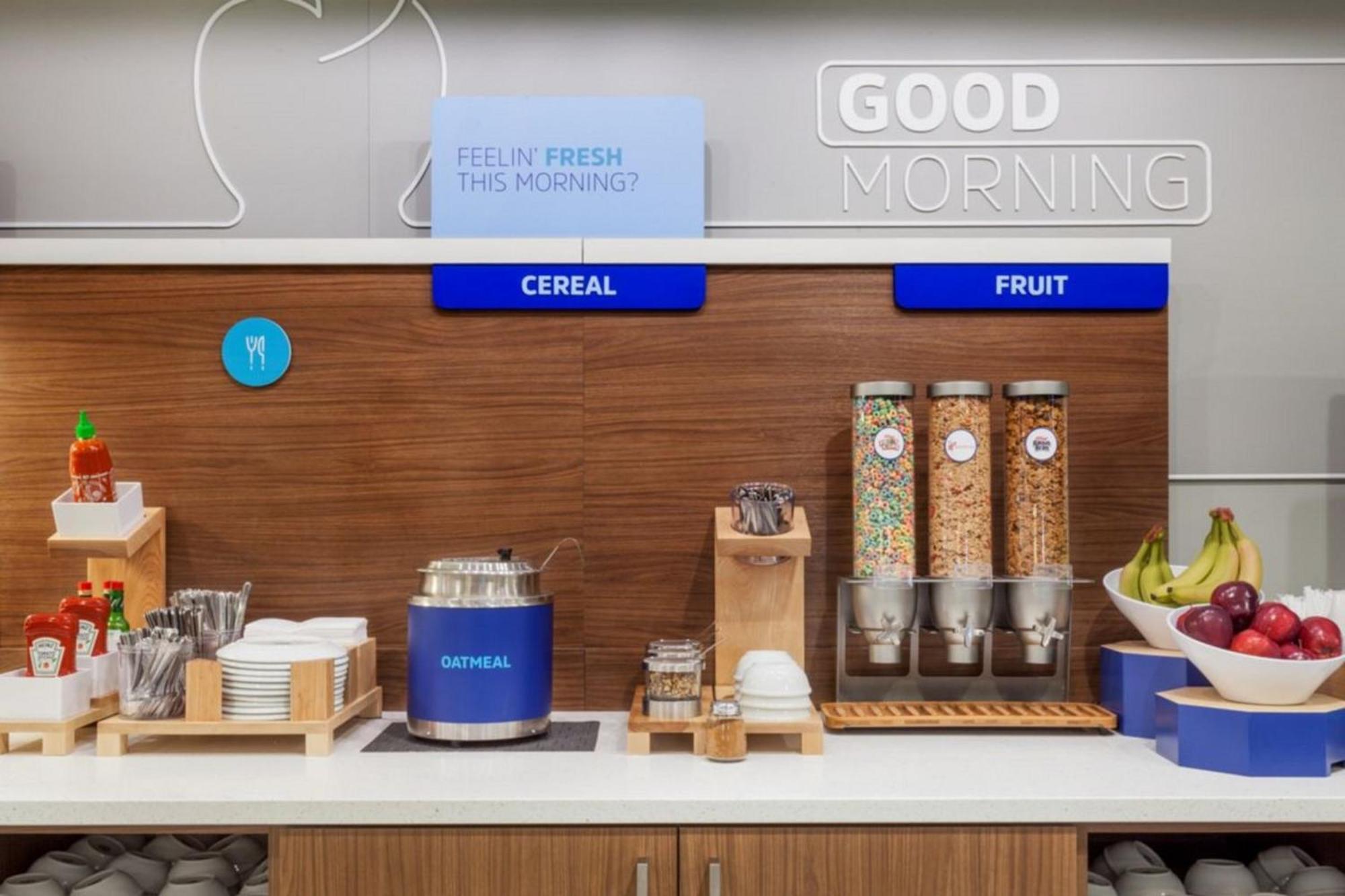 Holiday Inn Express & Suites Chicago Schaumburg By Ihg Luaran gambar